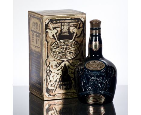 CHIVAS BROTHERS ROYAL SALUTE 21 YEAR OLD
Blended Scotch Whisky in blue Wade ceramic decanter. 1 L, 43° G.L., with pouch, in c