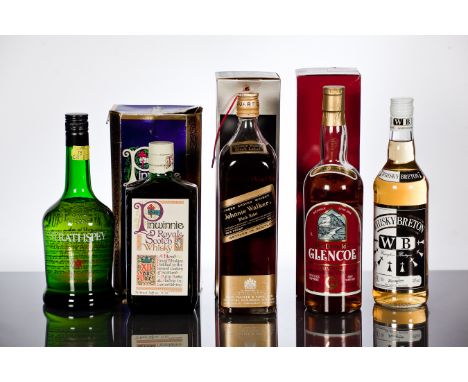 JONHHIE WALKER BLACK LABEL
Blended Scotch Whisky by John Walker & Sons, Kilmarnock. One American Quart, 86.8 Proof, in carton