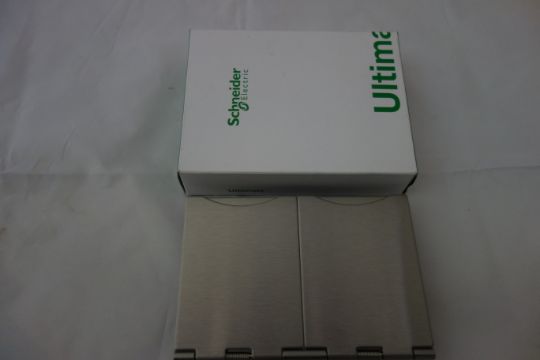 20 X Schneider 43188 001 Ultimate Flat Plate 2g Floor Socket