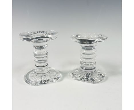 This exquisite pair of Waterford crystal knife rests embodies the timeless elegance and masterful craftsmanship for which Wat