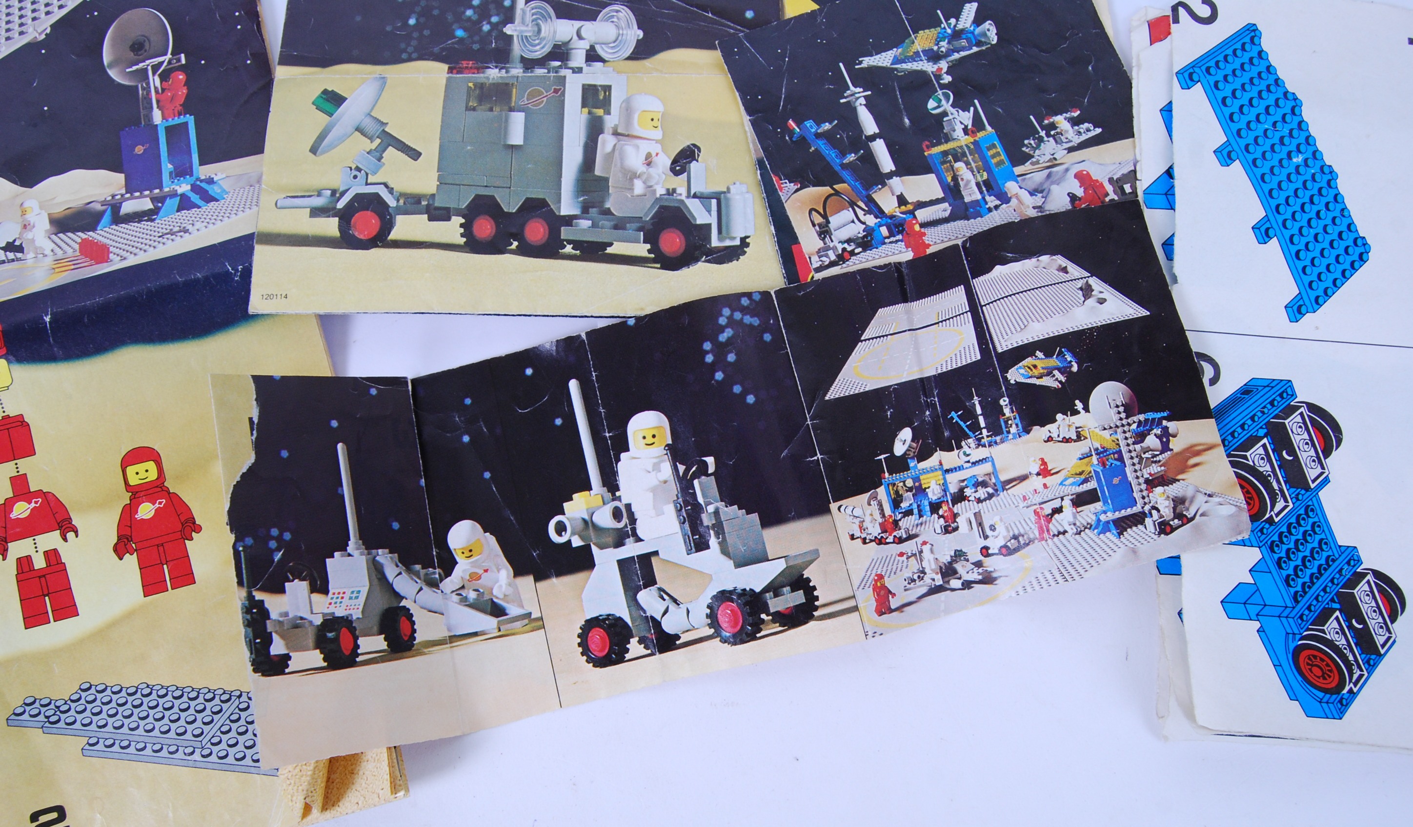 LEGO SPACE A good collection of vintage 1980's Legoland Space sets and