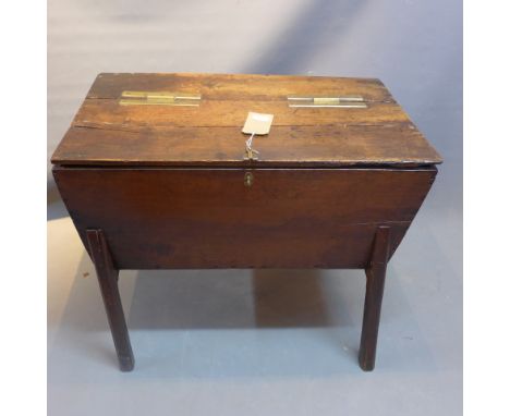 An oak dough trough H-64cm W-81cm D-51cm
