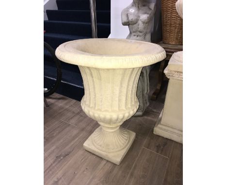 1 LARGE PLANTER WITHOUT A BASE
