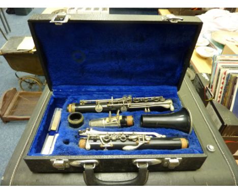 Sapphire clarinet (cased)
