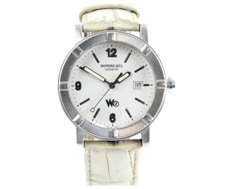 Raymond Weil Ref 6100 gentleman's  wristwatch the signed dial marked W1  with batons and Arabic Numerals,date at 3, fixed bez