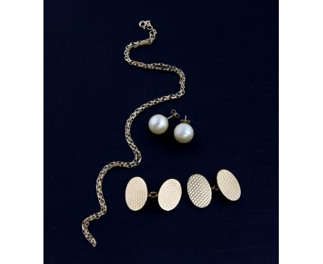 Mixed group of gold items, a pair of 1920's oval cufflinks, engine turned panels, connected by chain links, hallmarked Birmin