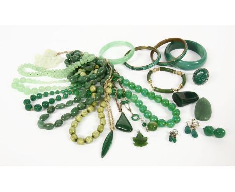 A collection of jewellery to include an Art Deco green paste and crystal bead drop necklace, with glass drop centrepiece, (te