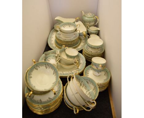 An Aynsley 'Oak Leaf' pattern part tea/dinner service