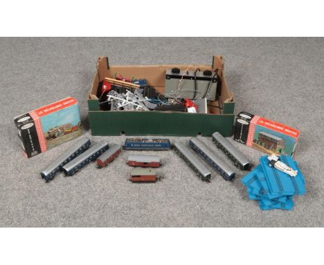 A collection of mainly 00 guage scale model railway trains and trams. Included, a Duette power unit, Playcraft B.302 model wo