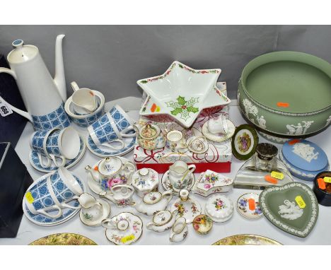 A FIFTEEN PIECE ROYAL TUSCAN CHARADE COFFEE SET AND ASSORTED CERAMIC GIFTWARES ETC, to include Royal Tuscan set comprising co