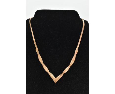 A 9CT GOLD ARTICULATED NECKLACE, flat articulated V-shape necklace, fitted with a lobster claw clasp, hallmarked 9ct gold She