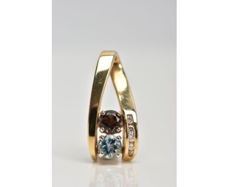 A DIAMOND, AQUAMARINE AND SMOKEY QUARTZ PENDANT, one circular cut aquamarine stone and one circular cut Smokey quartz stone, 