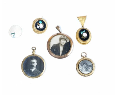 A gold mounted Florentine pietra dura oval pendant locket, in a floral design, a gold mounted Florentine pietra dura circular