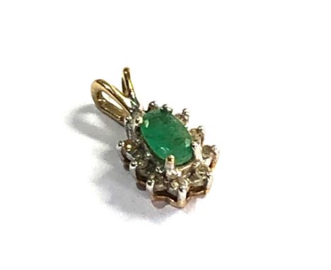 Small 9ct gold emerald &amp; diamond pendant 