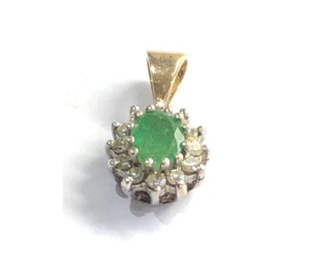 9ct gold emerald &amp; diamond pendant weight 0.7g 