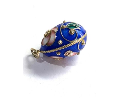 Russian silver and enamel egg pendant measures approx 3cm drop by 1.9cm wide 