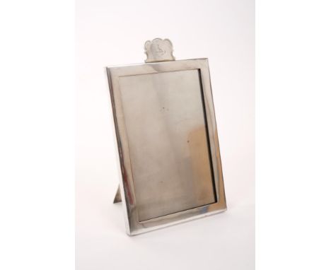 Good quality late 19th / early 20th century silver plated photograph frame of rectangular form, with easel back in the form o