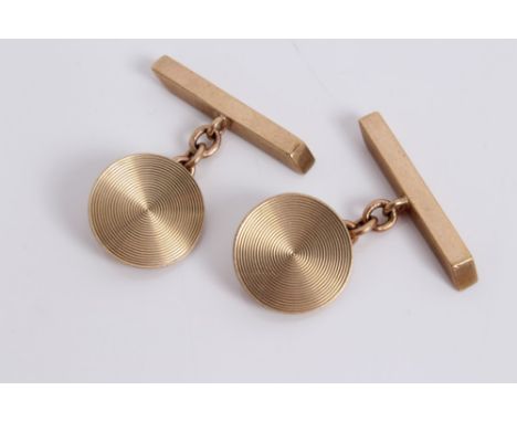 Pair 9ct gold cufflinks with engine-turned circular discs and bars CONDITION REPORT Total gross weight approximately 9.6 gram