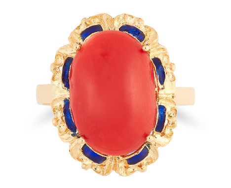 CORAL AND ENAMEL RING set with a cabochon coral in a border of blue enamel, size M / 6, 4.2g.