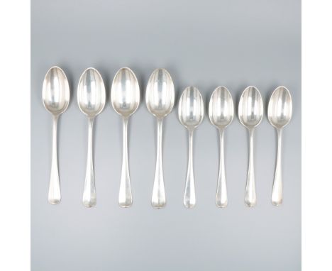 8-piece set of dinner and breakfast spoons silver. Set of 4 dinner spoons and 4 breakfast spoons in "Hollands Glad". The Neth