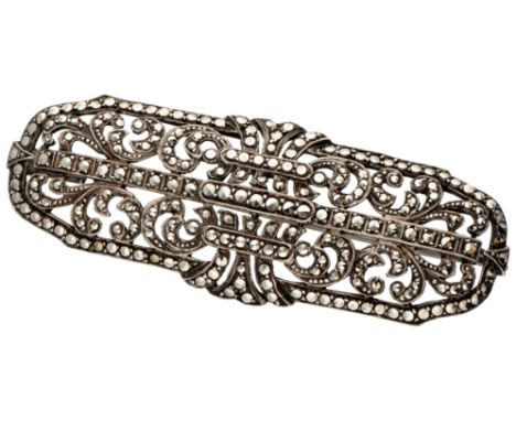 Vintage silver brooch richly set with marcasite. In good condition. Hallmarks: 835 Dutch assay mark. LxW: 8.1 x 3.0 cm. Weigh