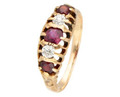 18K Yellow gold antique ring with diamond and ruby. In the centre a ruby, two brilliant cut diamonds (SI1 / I-J) and two simi