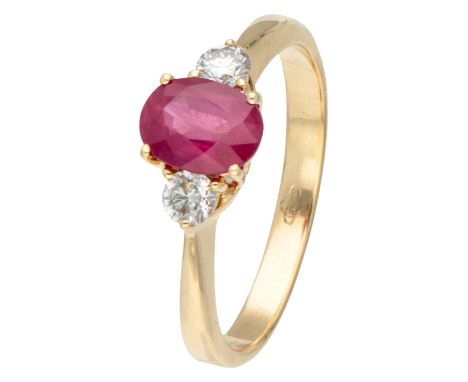 18K Yellow gold ring set with approx. 0.20 ct. diamond and synthetic ruby. Set with two brilliant cut diamonds of approx. 0.2