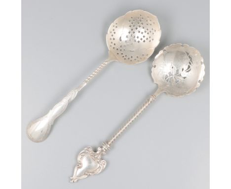 2-piece lot of flatware, silver. Serving pieces, both with twisted stem and openwork bowl. Netherlands, Voorschoten, J.M. van