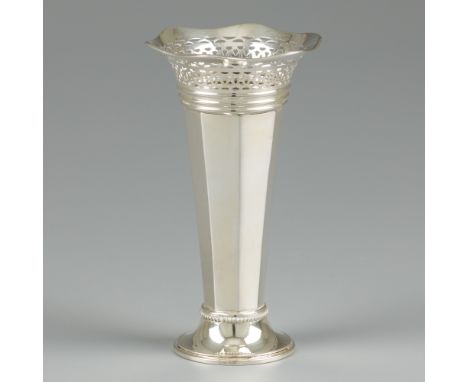 Octagonal flower vase, silver. Beautiful octagonal trumpet model with folded rim on openwork border and reeded band. Possibly