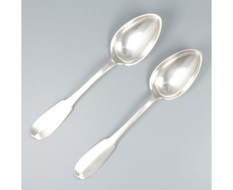 Silver dinner spoons (2), Paris ca. 1800. Fiddle pattern. France, Paris, ca. 1800, hallmarks: rooster 1 content hallmark (use