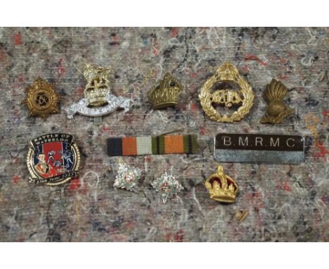 Quantity of assorted army badges 