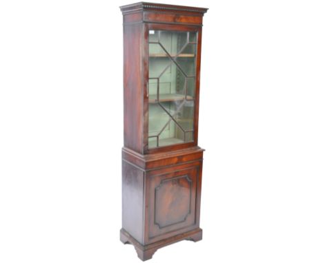 An antique 19th Century Georgian George III English mahogany library glazed fronted bookcase / display vitrine cabinet of goo