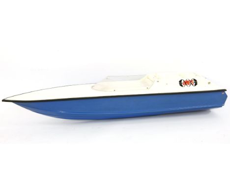 A model speedboat