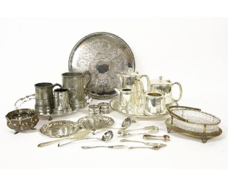 Two George V silver napkin rings, Gorham Manufacturing Co, Birmingham, 1927; and a group of miscellaneous items, including: t