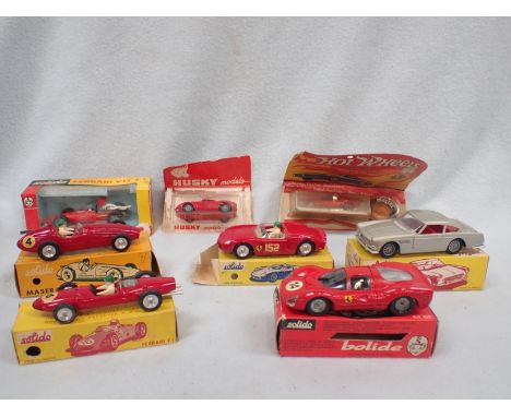 A COLLECTION OF SOLIDO TOY VEHICLES boxed, and others, mostly sports cars some wear to boxes