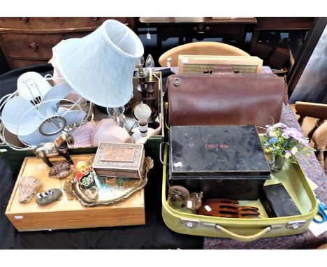 A VINTAGE JAPANNED 'FIRST AID' BOX, LAMPS AND SUNDRIES 