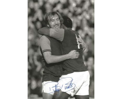 Billy Bonds 1974, Football Autographed 12 X 8 Photo, A Superb Image Depicting Bonds Celebrating His With Team Mate Clyde Best