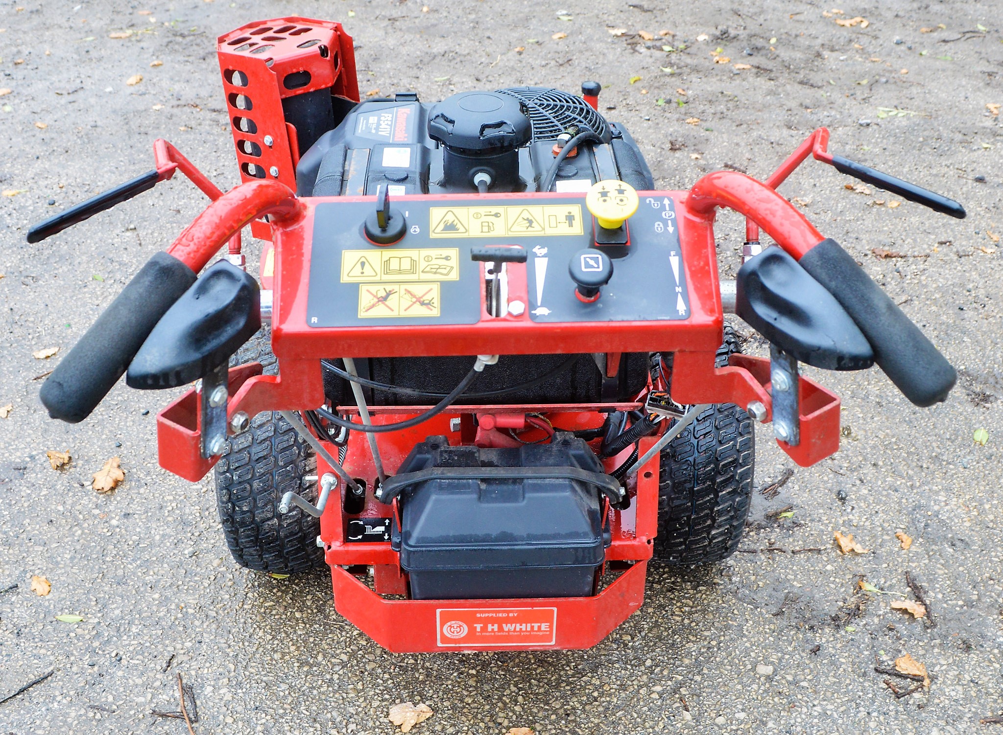 Ferris 32 inch petrol driven walk behind mower Year: 2013 S/N ...