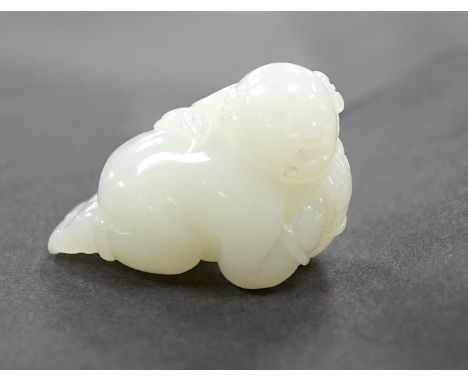 A Chinese white jade boy, 5cm