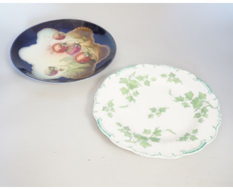 A set of five fruit-printed dessert plates, 22cm, and an ivy leaf dessert set
