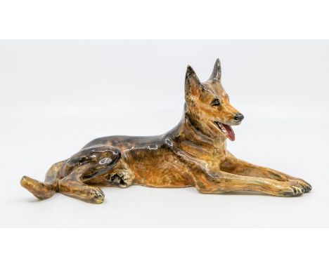 Barry Pittar ceramic model of a German Shepherd dog. Length approx 33cm. Signed to the underside. No signs of damage or resto