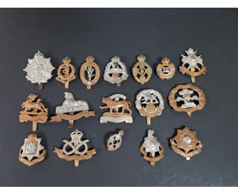 QUANTITY OF WW1 AND WW2 BRITISH ARMY CAP BADGES