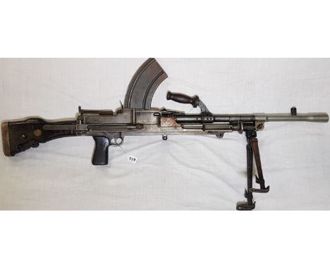 DEACTIVATED BRITISH WW2 MK1 BREN LIGHT MACHINE GUN AND BIPOD DATED 1940