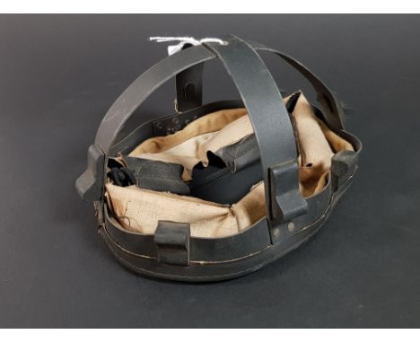 ALMOST MINT WW2 BRITISH ARMY BMB 1944 HELMET LINER SIZE 71/4