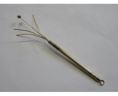 9ct GOLD MACHINE TURNED COCKTAIL SWIZZLE STICK 