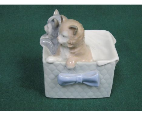 NAO GLAZED CERAMIC FIGURE GROUP OF TWO KITTENS, APPROXIMATELY 11cm HIGH 