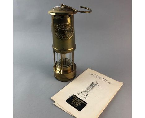 THOMAS &amp; WILLIAMS MINER'S LAMP NO. 7116