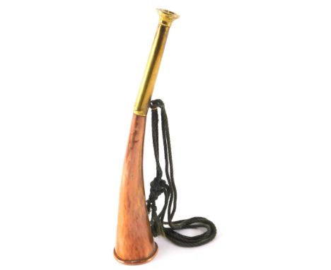 A copper and brass hunting horn, 25.5cm long. 