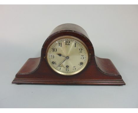 Napoleon hat three train, musical mantel clock, pendulum