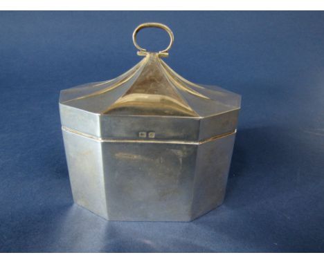 Good quality Elkington &amp; Co Big Top/Pagoda tea caddy, with shaped hinged lid, Birmingham 1918, 10cm high, 6oz approx